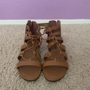 New American Eagle Brown Sandals